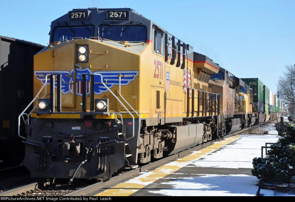 Intermodal cruises west